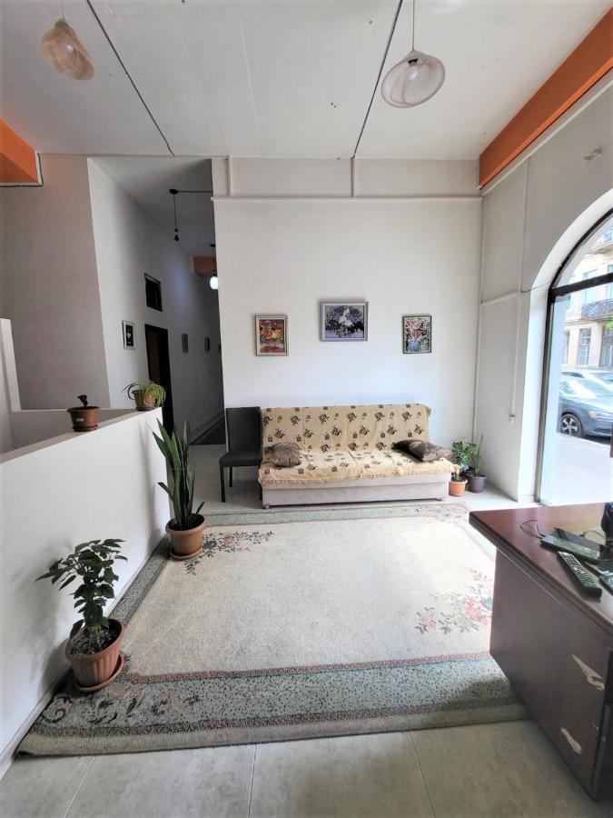 Hostel Near The Square Тбилиси Экстерьер фото