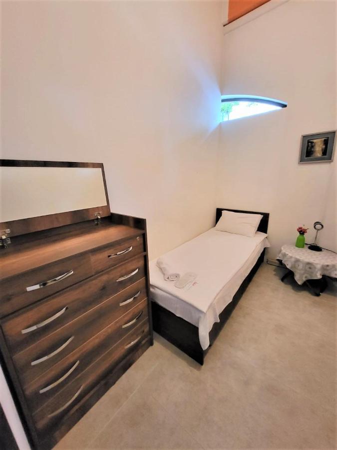 Hostel Near The Square Тбилиси Экстерьер фото