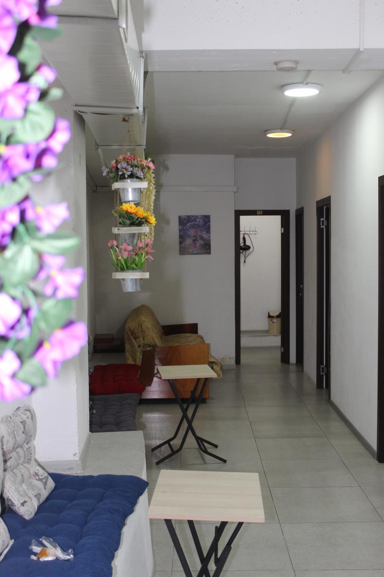 Hostel Near The Square Тбилиси Экстерьер фото