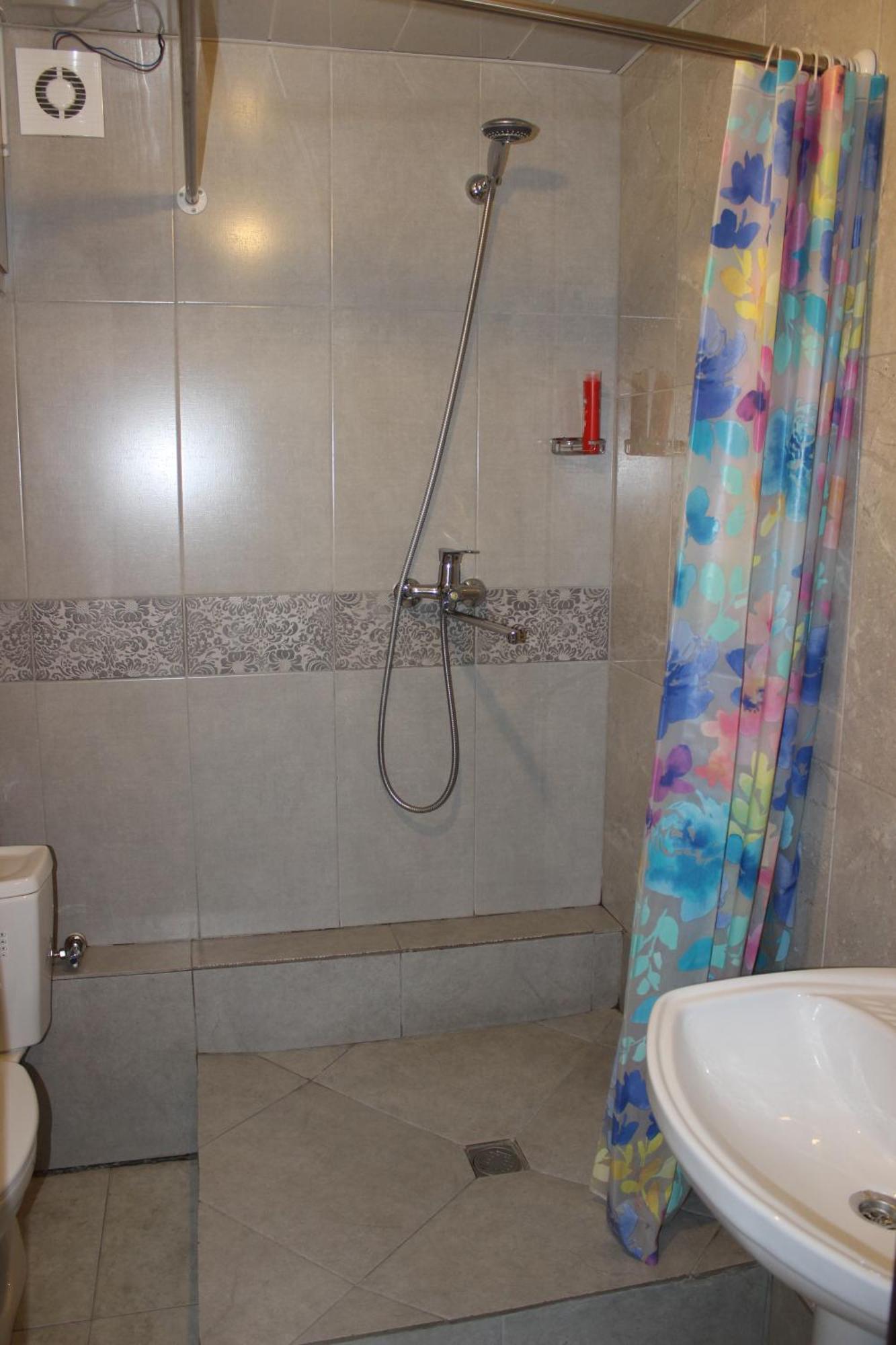 Hostel Near The Square Тбилиси Экстерьер фото