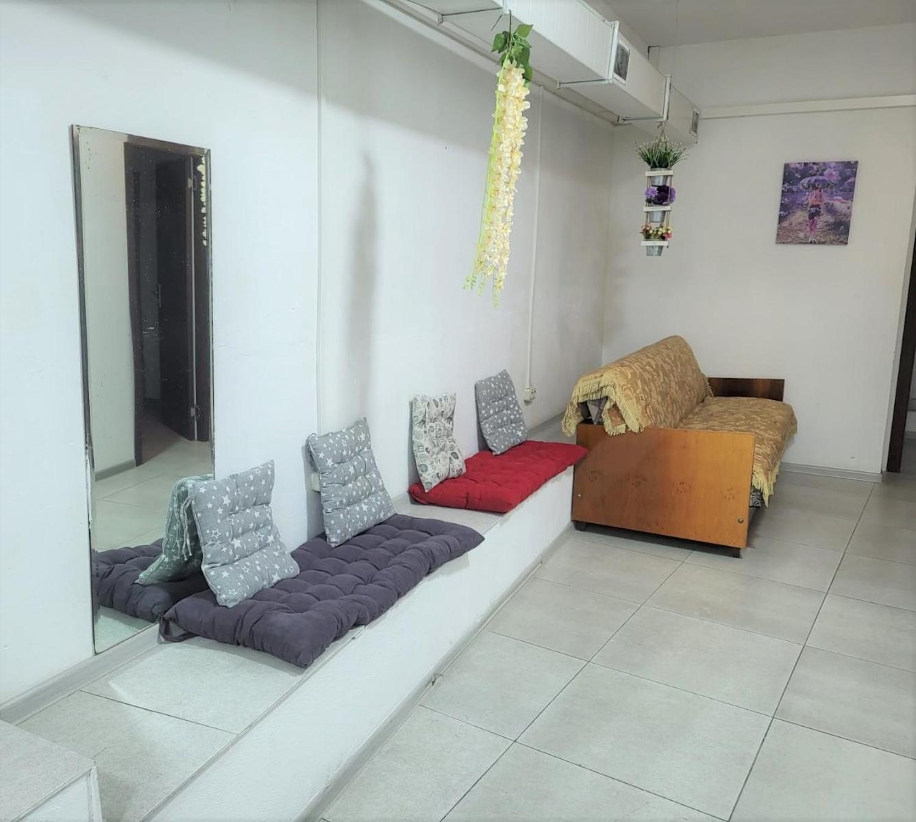Hostel Near The Square Тбилиси Экстерьер фото