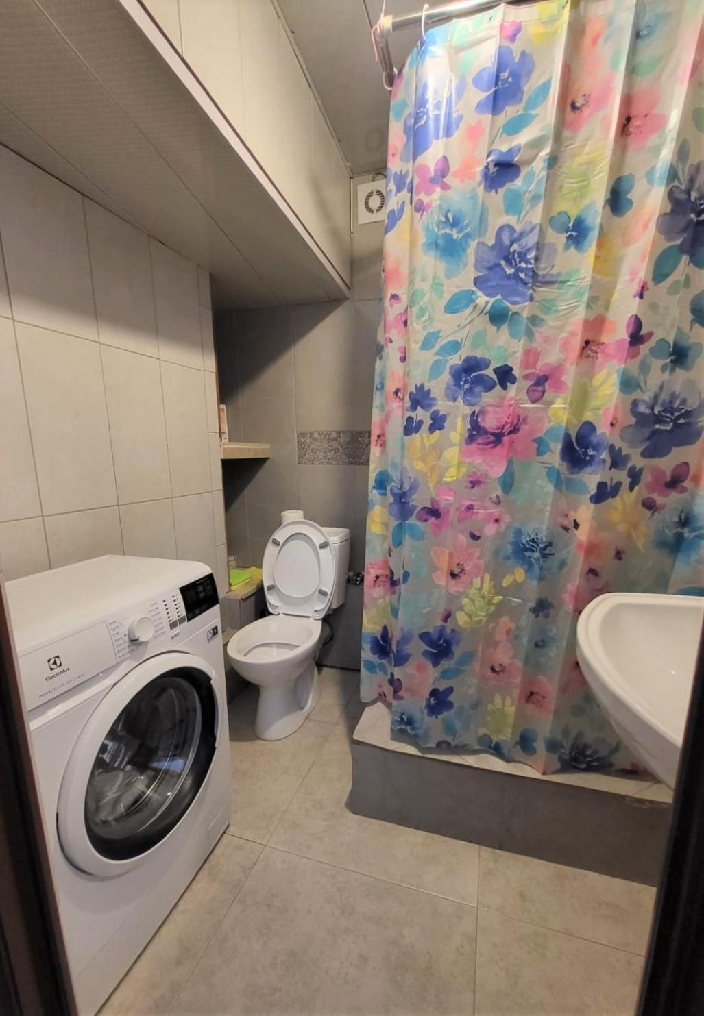 Hostel Near The Square Тбилиси Экстерьер фото
