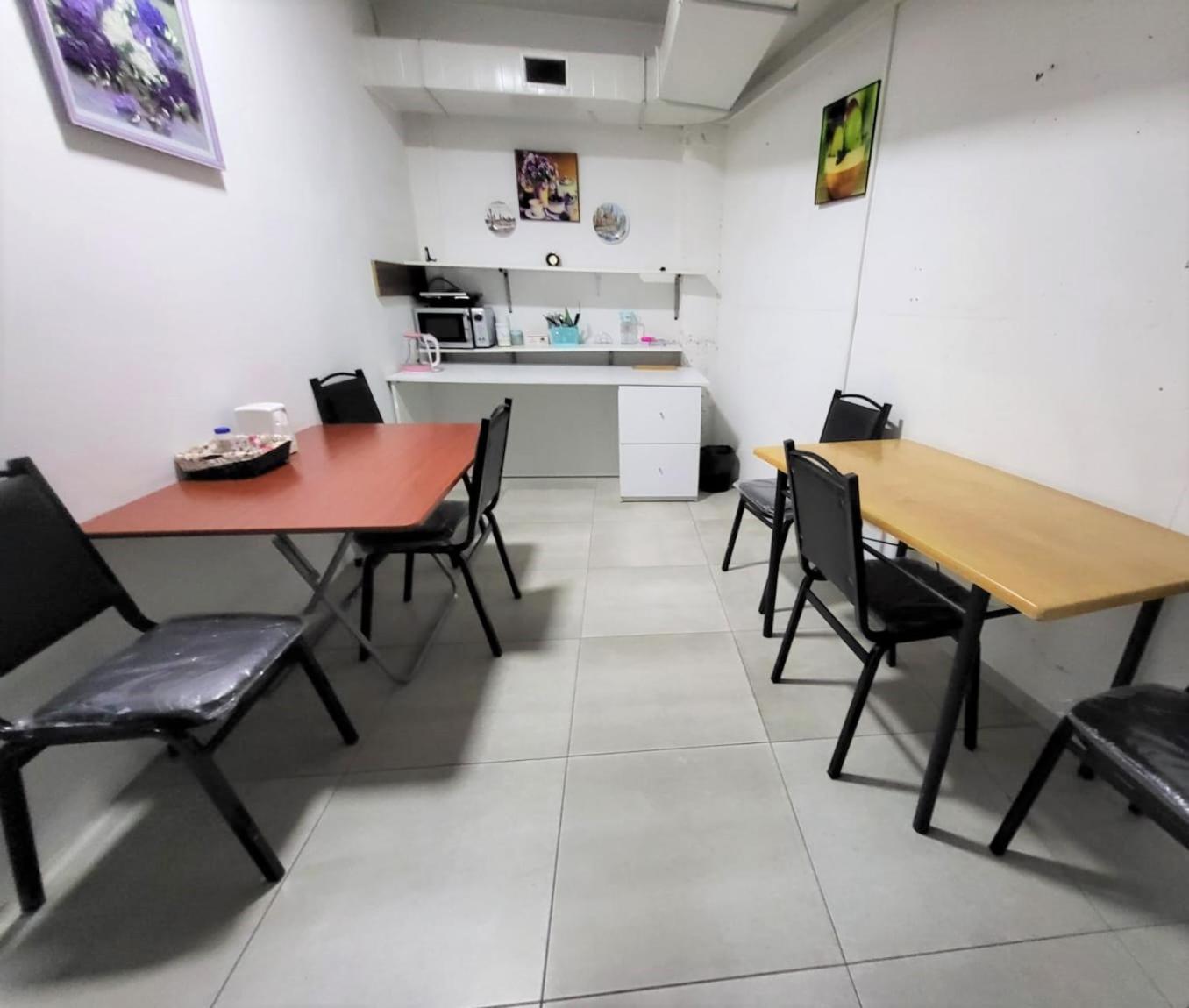Hostel Near The Square Тбилиси Экстерьер фото