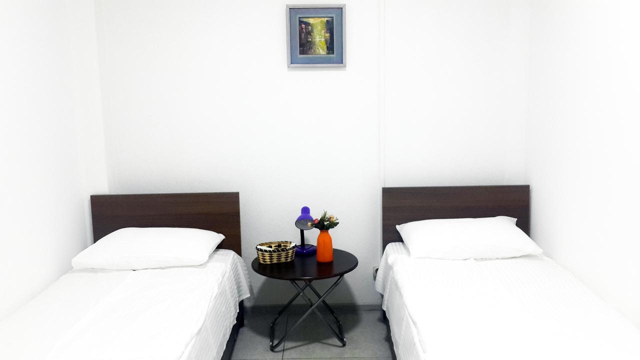 Hostel Near The Square Тбилиси Экстерьер фото