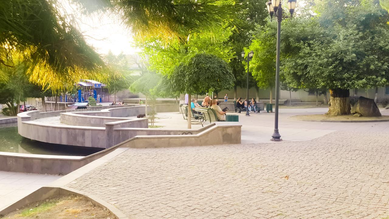 Hostel Near The Square Тбилиси Экстерьер фото